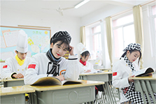 初中生学技术去什么学校好？